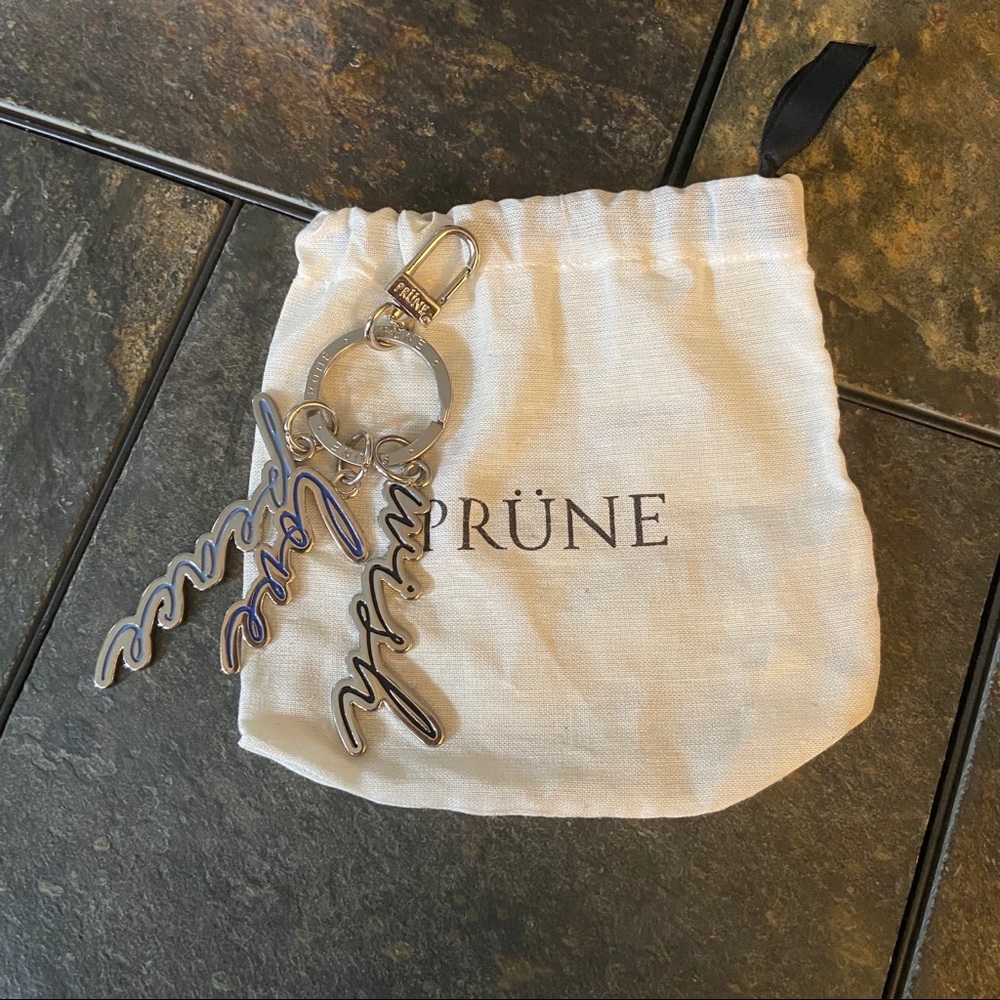 Prune keychain - Picture 2 of 6